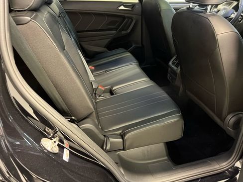 Certified 2022 Volkswagen Tiguan SE R-Line FWD image 13