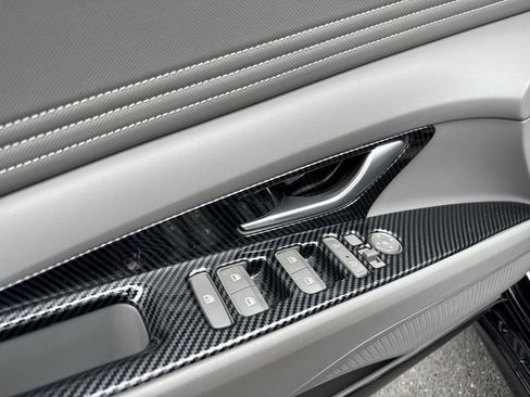 Used 2023 Hyundai Elantra SEL w/ Convenience Package image 15