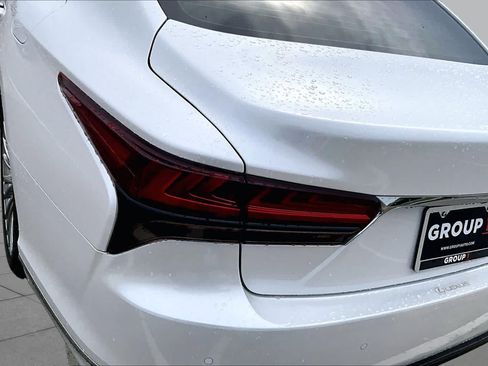 Certified 2024 Lexus LS 500 w/ Interior Upgrade Package RWD image 28