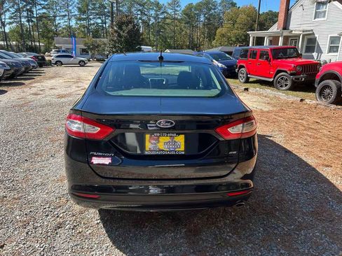 Used 2015 Ford Fusion SE image 5
