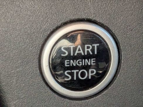 Used 2023 Nissan Rogue S AWD/4WD image 32