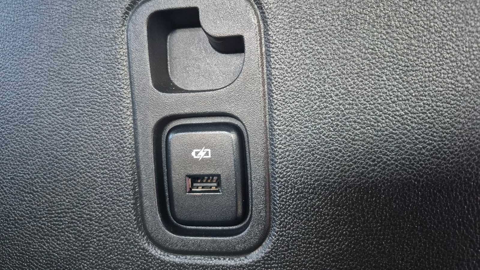 Used 2023 Chevrolet Traverse LT AWD/4WD image 33