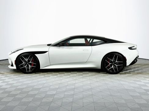 Used 2024 Aston Martin DB12 Coupe RWD image 17
