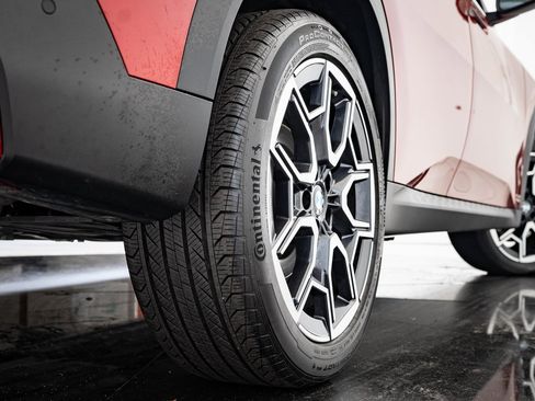 Certified 2025 BMW X2 xDrive28i image 38