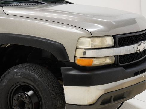 Used 2002 Chevrolet Silverado 3500 4X2 4dr Extended Cab image 13