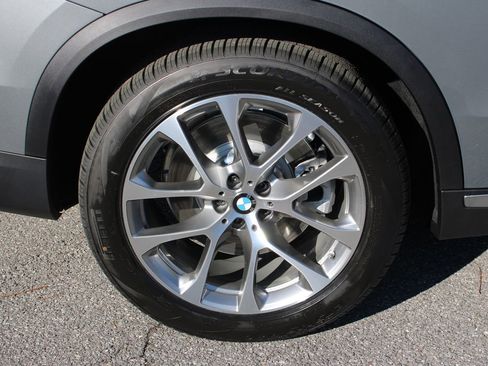 New 2026 BMW X5 xDrive50e w/ Climate Comfort Package image 37