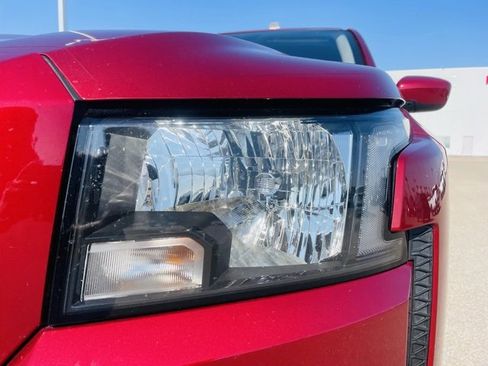 Used 2022 Nissan Frontier SV w/ Technology Package image 11