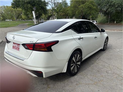 Used 2020 Nissan Altima 2.5 SV image 6
