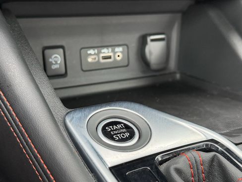 Used 2025 Nissan Sentra SR w/ SR Premium Package FWD image 16