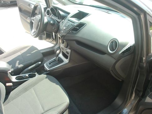 Used 2016 Ford Fiesta SE FWD image 29