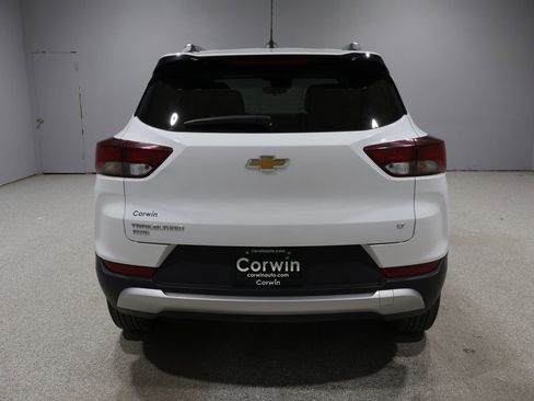 Used 2025 Chevrolet TrailBlazer LT AWD/4WD image 3
