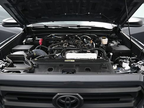 Certified 2024 Toyota Tacoma SR w/ SR Upgrade Package AWD/4WD image 34