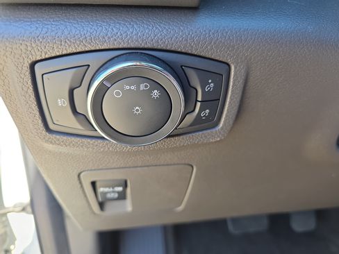 Used 2021 Ford Expedition XLT RWD image 25