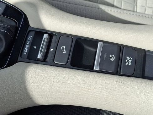 Used 2024 Honda HR-V LX image 26