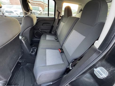 Used 2010 Jeep Patriot Sport w/ Tire & Wheel Group AWD/4WD image 18