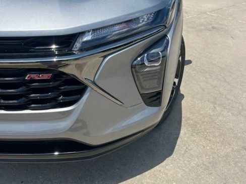 New 2026 Chevrolet Trax RS w/ Sunroof Package FWD image 11
