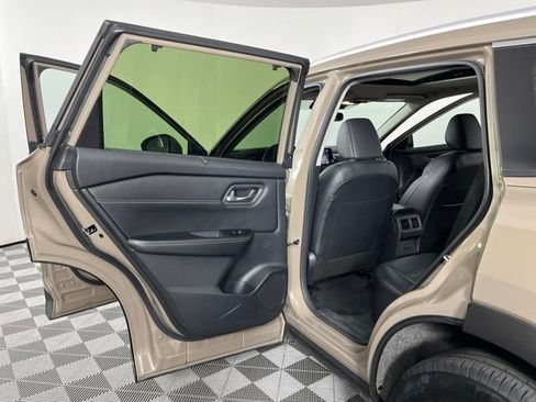 Used 2024 Nissan Rogue SV w/ SV Premium Package AWD/4WD image 42