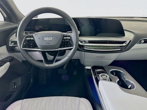 New 2025 Cadillac Lyriq Luxury image 16