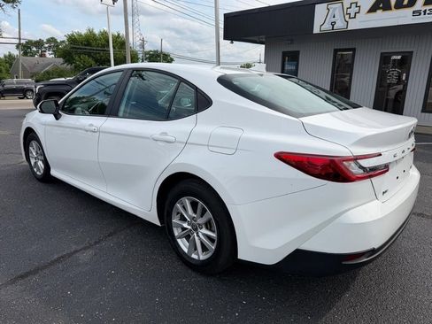 Used 2025 Toyota Camry LE FWD image 8