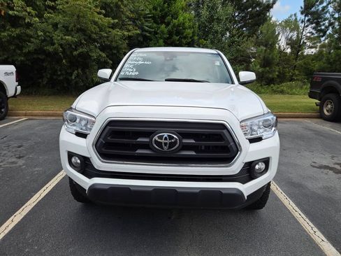 Used 2023 Toyota Tacoma SR5 w/ Technology Package RWD image 2