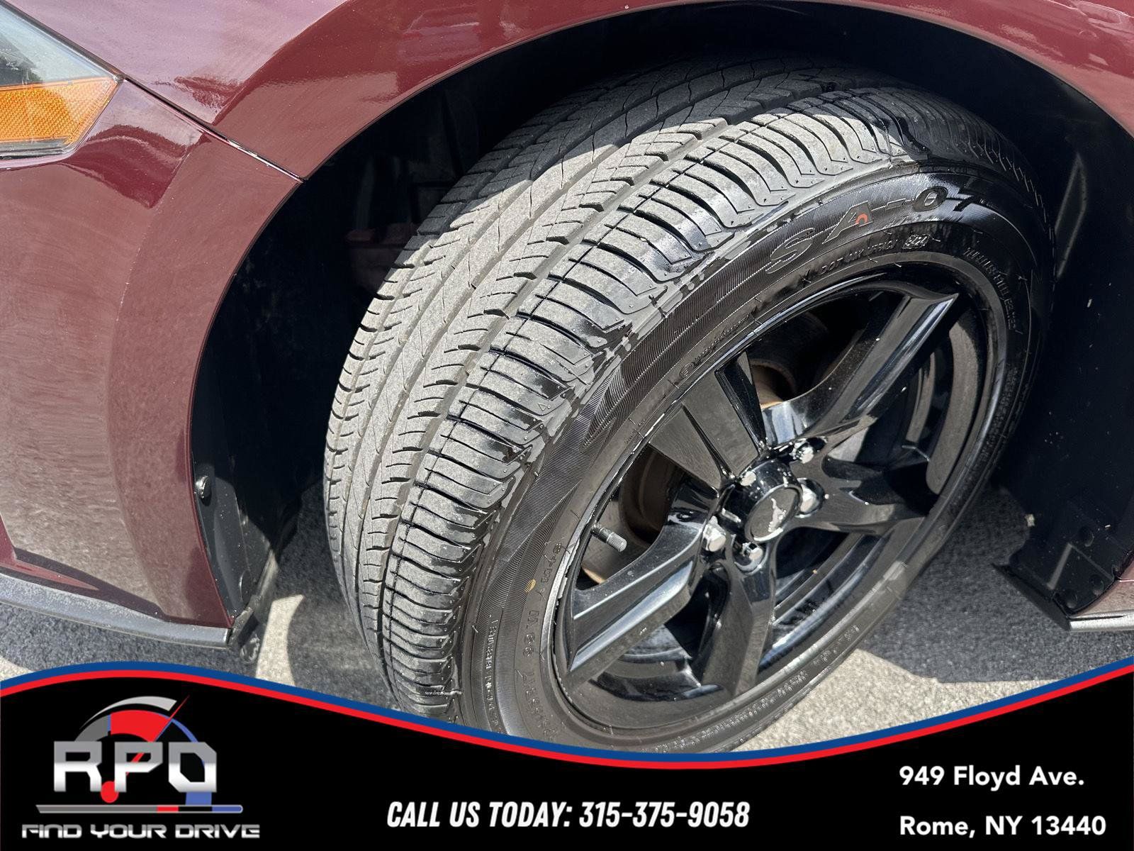 Used 2018 Ford Mustang Coupe RWD image 12