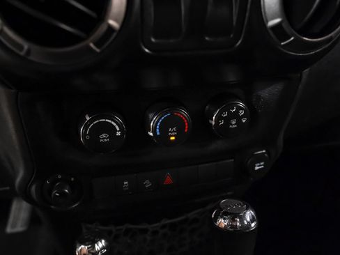 Used 2015 Jeep Wrangler Sport w/ Quick Order Package 24S AWD/4WD image 20