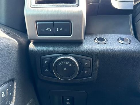 Used 2015 Ford F150 Platinum w/ Equipment Group 701A Luxury image 34