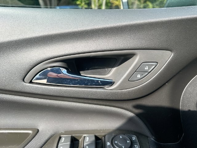 Used 2023 Chevrolet Equinox RS w/ RS Leather Package AWD/4WD image 48