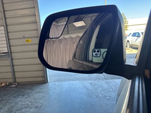 Used 2018 Chevrolet Colorado LT w/ LT Convenience Package image 20