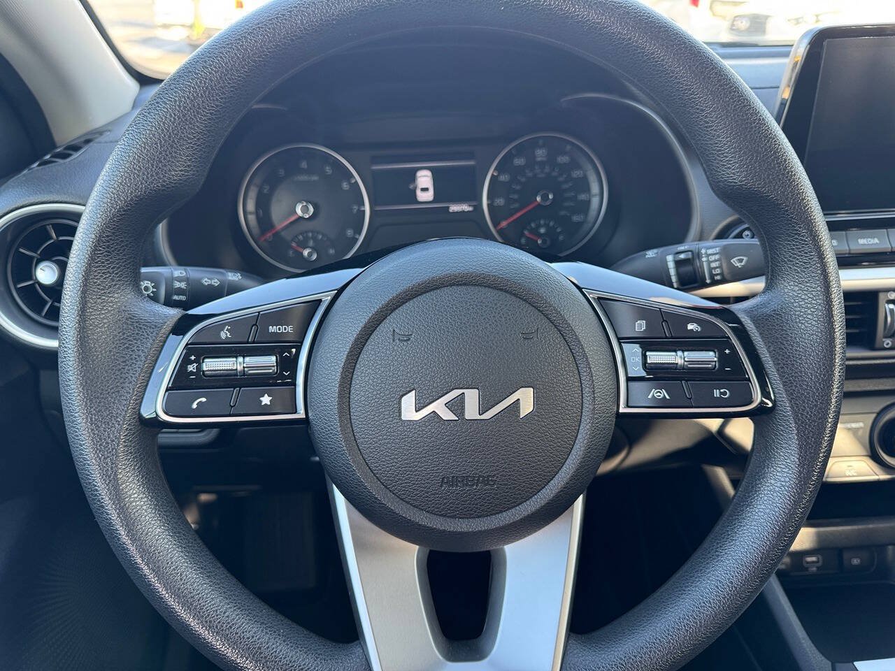 Used 2024 Kia Forte LXS FWD image 15