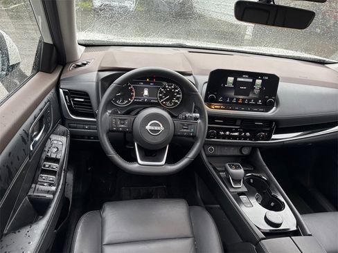 Used 2023 Nissan Rogue SL w/ SL Premium Package image 16