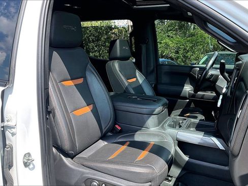Used 2021 GMC Sierra 1500 AT4 w/ AT4 Premium Package AWD/4WD image 9