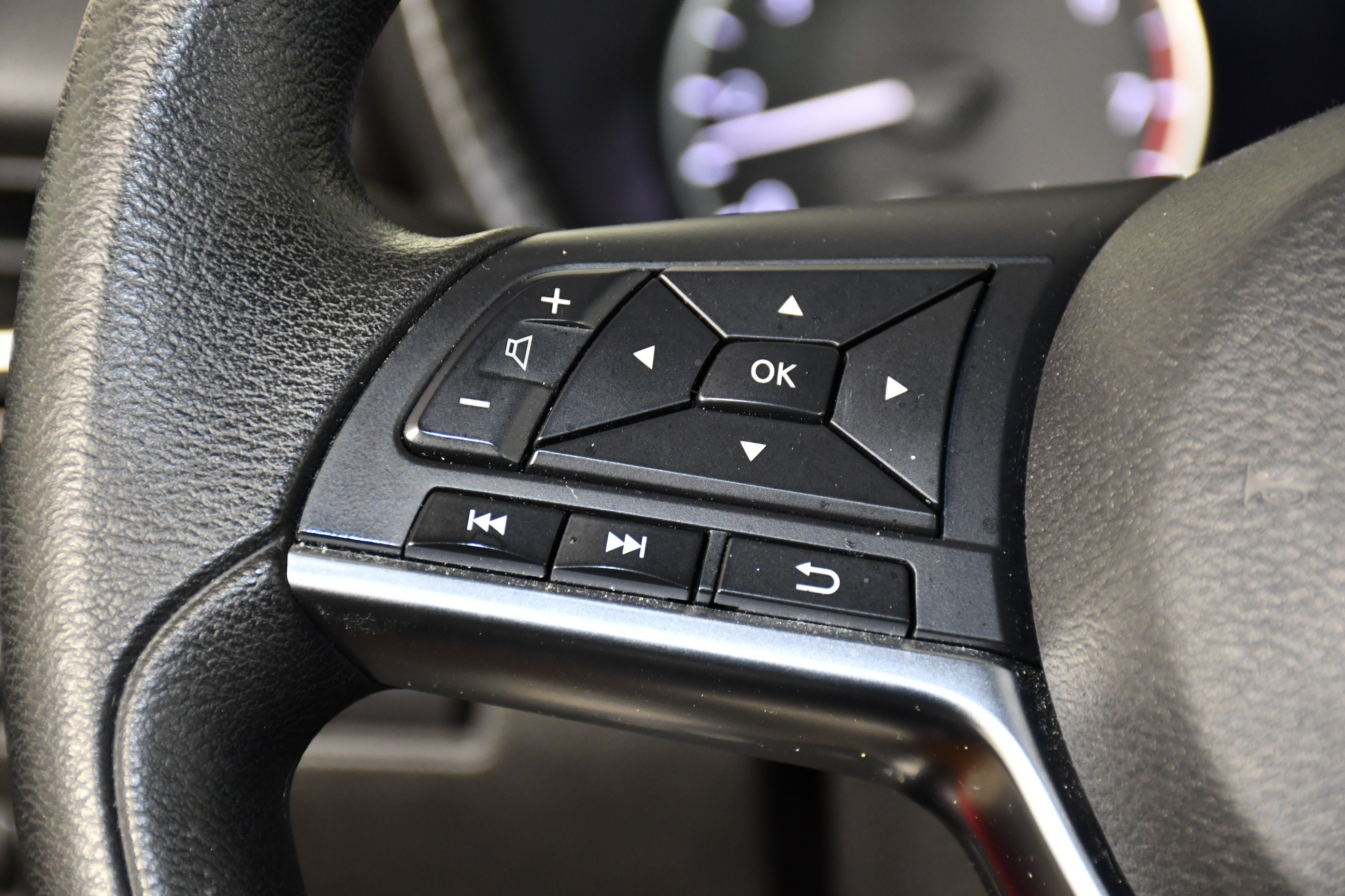 Used 2024 Nissan Sentra SV FWD image 20