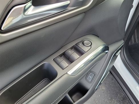 Used 2025 Chevrolet Traverse LT w/ Enhanced Driving Package image 24