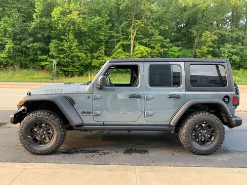 New 2025 Jeep Wrangler Unlimited Sport image 9