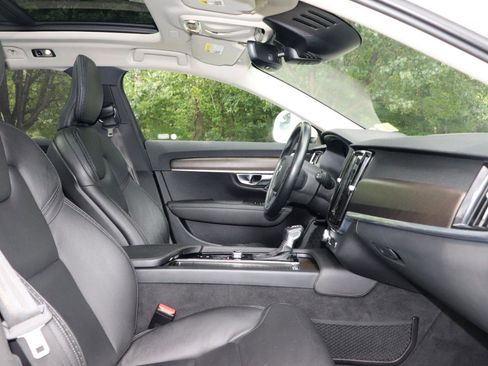 Used 2020 Volvo V90 T6 Cross Country AWD/4WD image 28