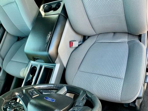Used 2017 Ford F150 XLT w/ Equipment Group 302A Luxury image 40