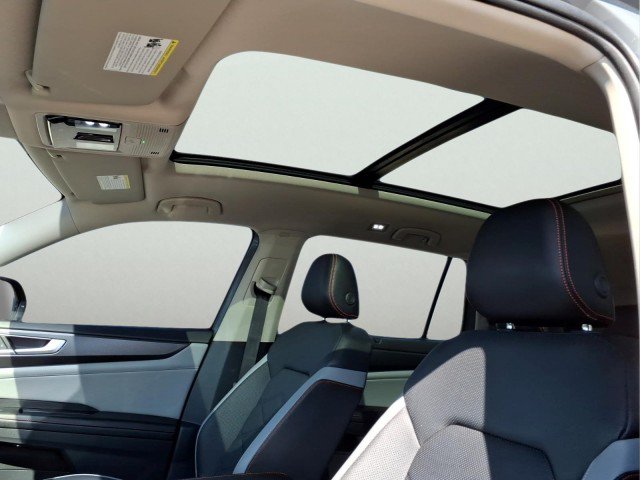 Certified 2024 Volkswagen Atlas Peak Edition SE AWD/4WD image 19