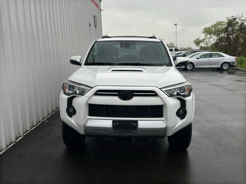 Certified 2024 Toyota 4Runner TRD Off-Road Premium w/ Moonroof Package image 2