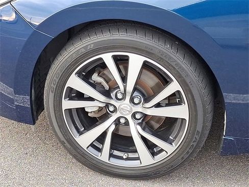 Used 2017 Nissan Maxima 3.5 SV image 30