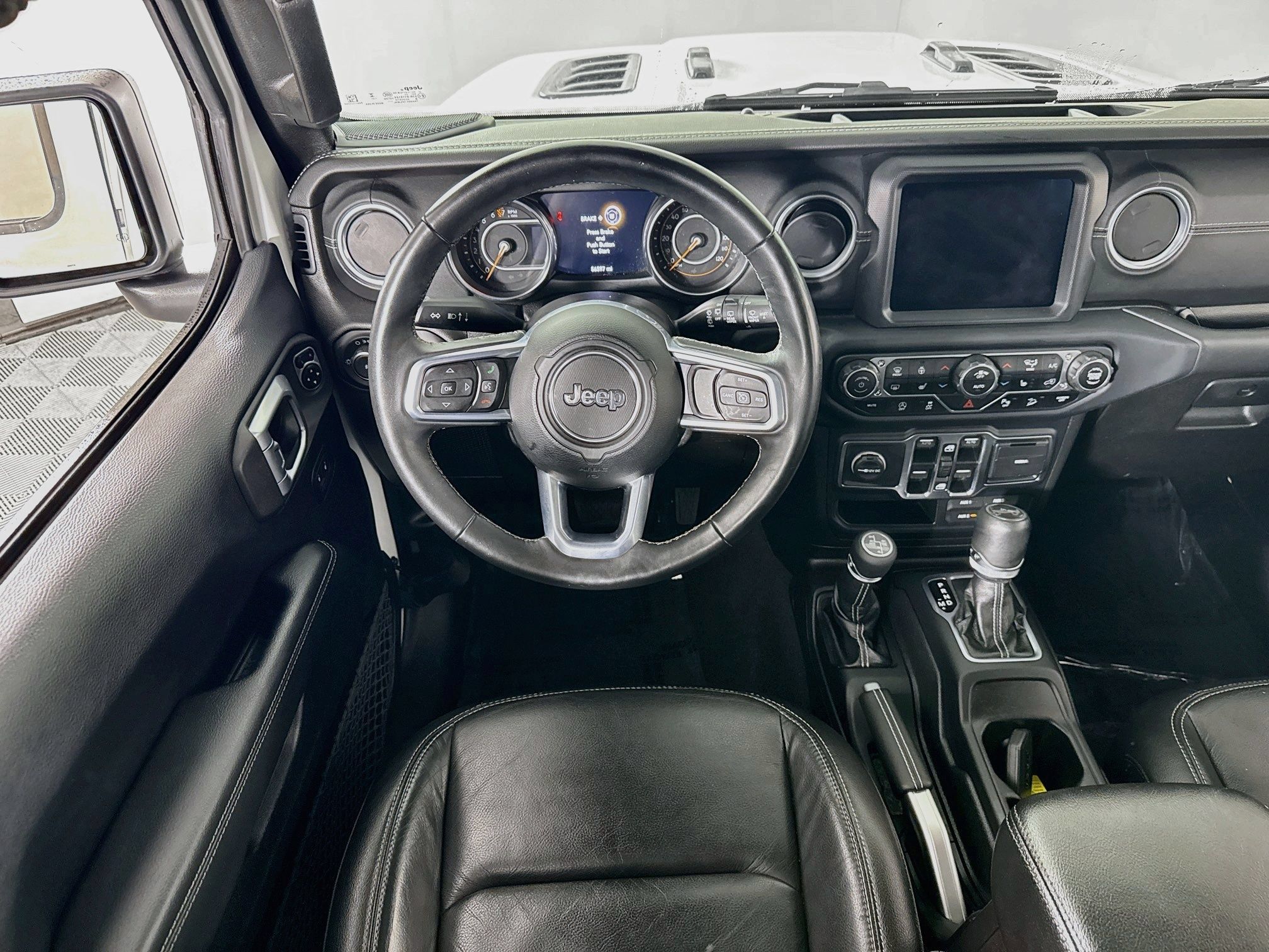 Used 2018 Jeep Wrangler Unlimited Sahara w/ Quick Order Package 24M Moab AWD/4WD image 18