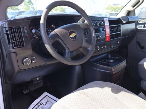Used 2021 Chevrolet Express 3500 RWD image 14