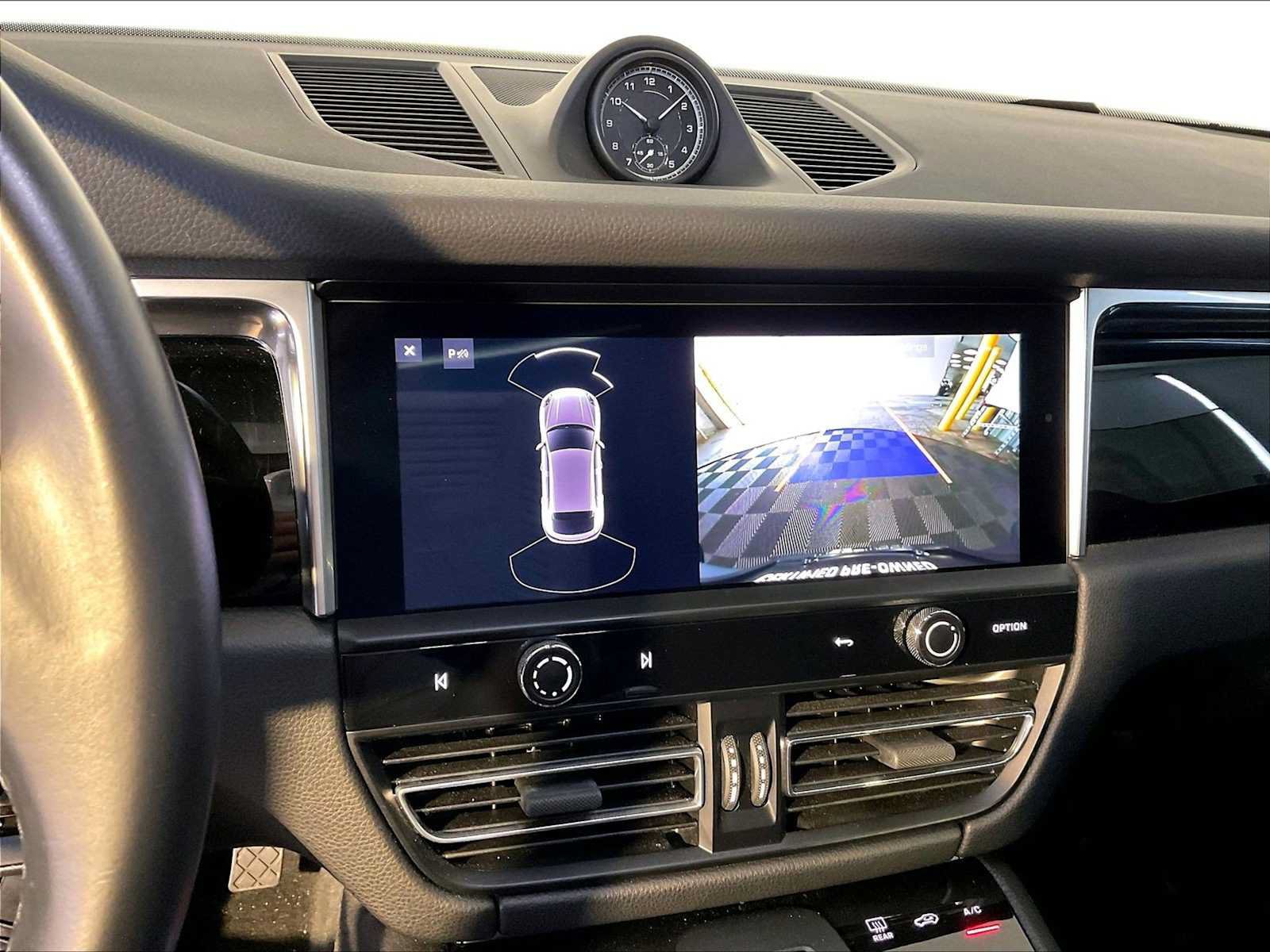 Certified 2023 Porsche Macan S AWD/4WD image 32