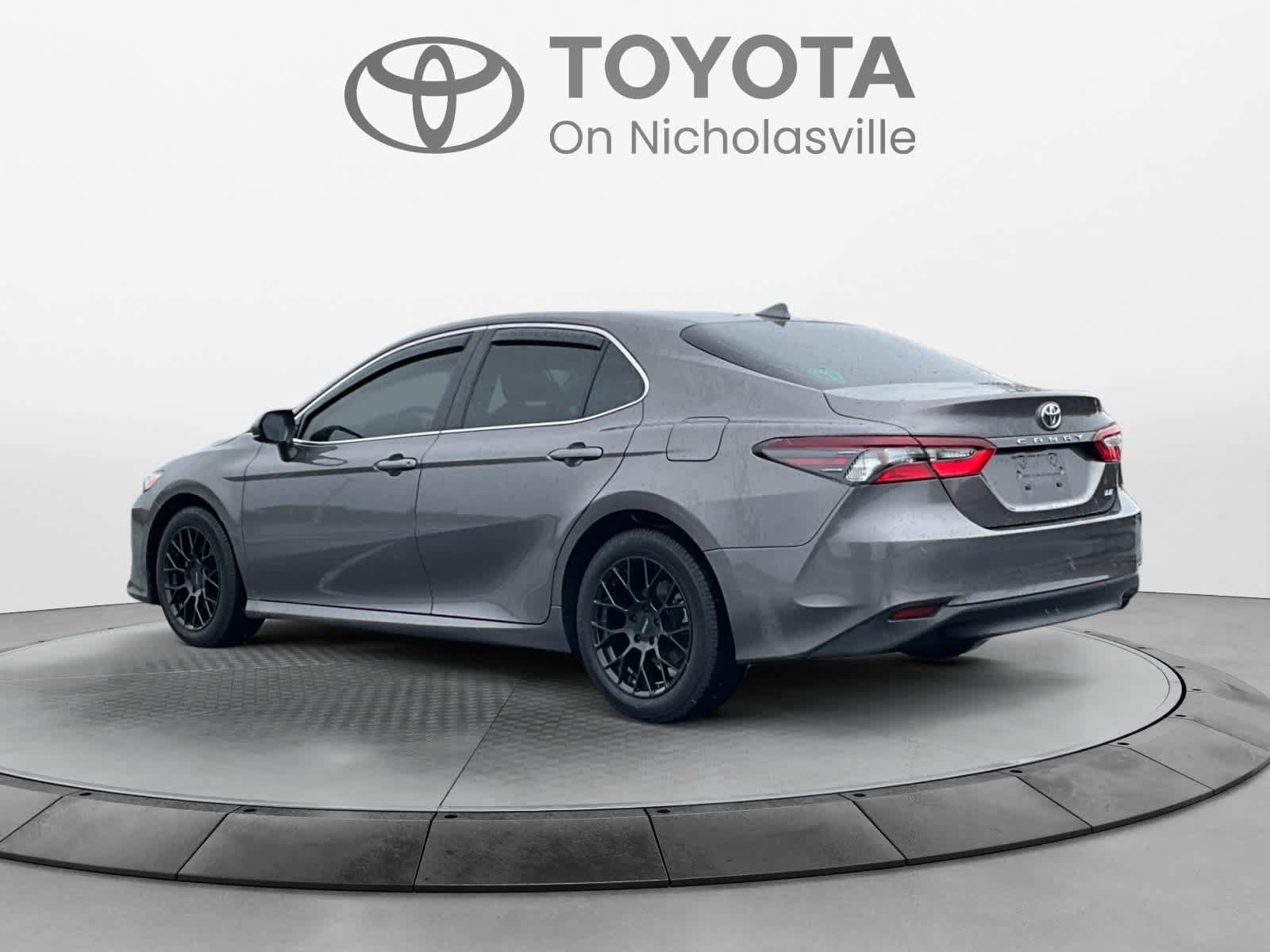 Used 2023 Toyota Camry LE FWD image 3