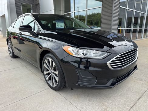 Used 2020 Ford Fusion SE AWD/4WD image 10