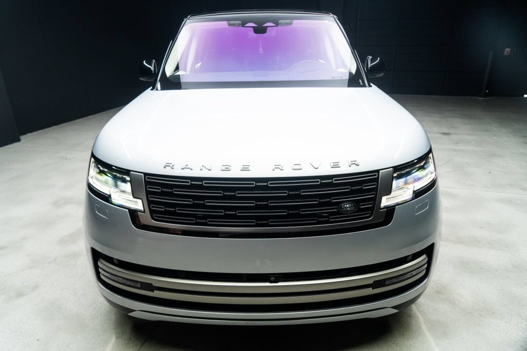 Used 2023 Land Rover Range Rover Long Wheelbase SE AWD/4WD image 4