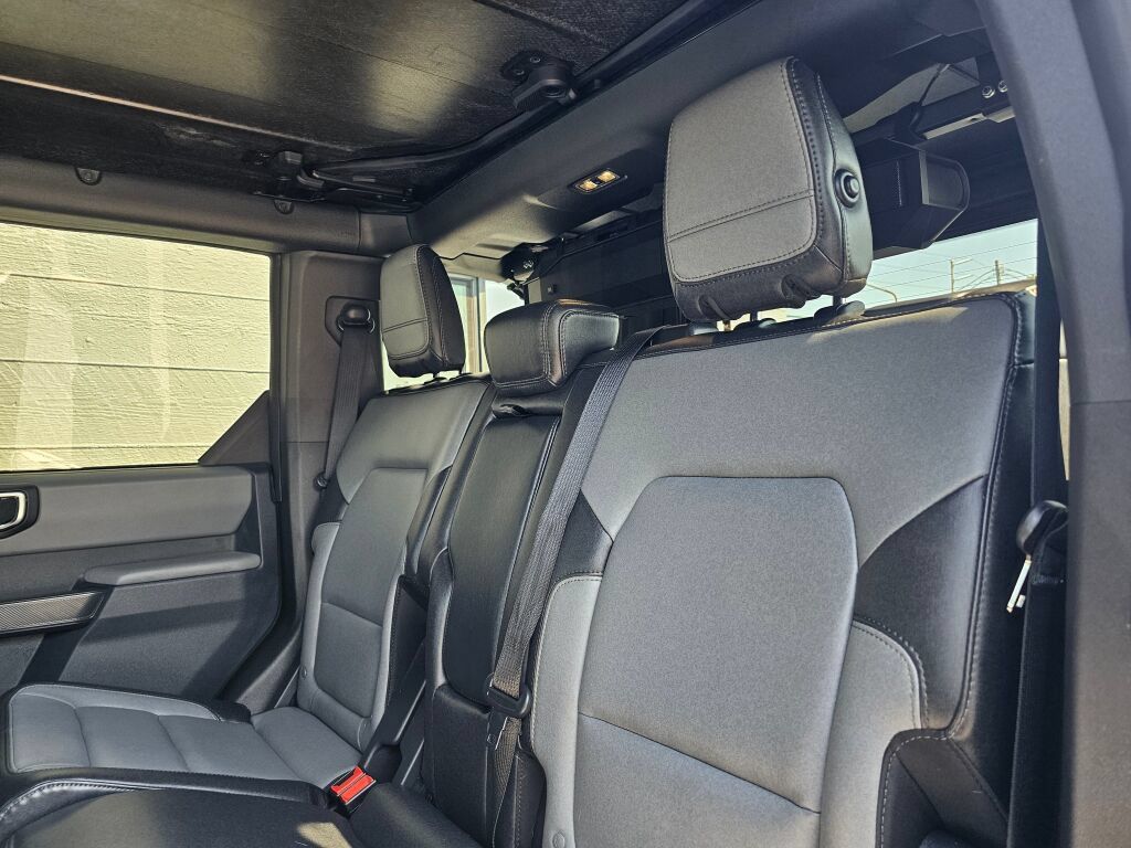 Used 2024 Ford Bronco Everglades AWD/4WD image 16
