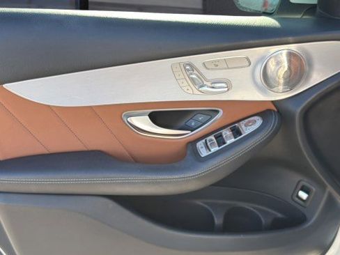 Used 2021 Mercedes-Benz GLC 300 4MATIC Coupe image 21