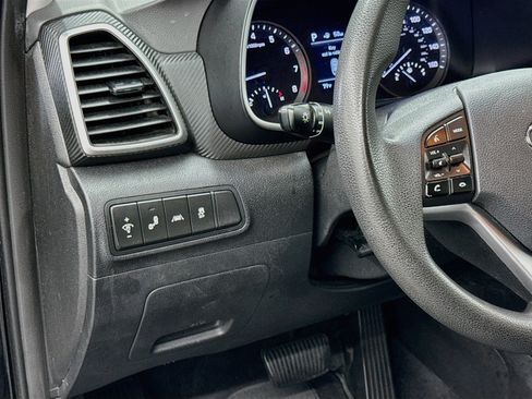 Used 2020 Hyundai Tucson Value FWD image 17