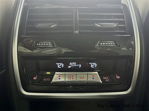 Used 2023 BMW X7 xDrive40i w/ M Sport Package image 27